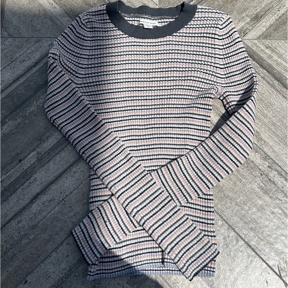 Women’s American Eagle long sleeve/ sweater